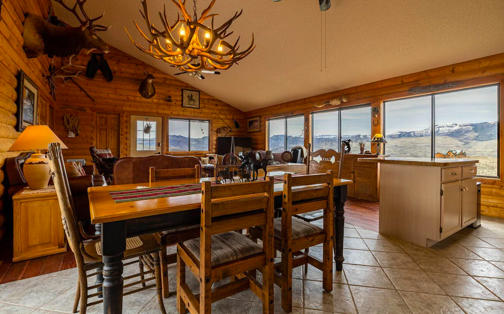Jim Mountain Lodge