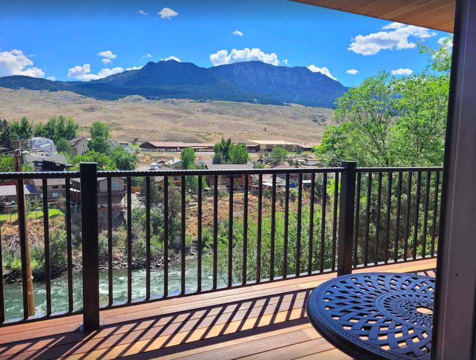 Yellowstone Beauty Loft House
