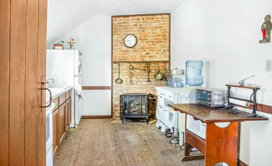 Colonial Home: A Peek Inside