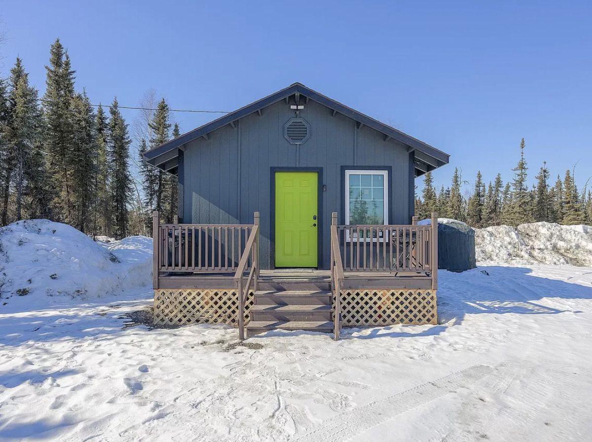 1369 Morning Glory Loop, North Pole, AK 99705