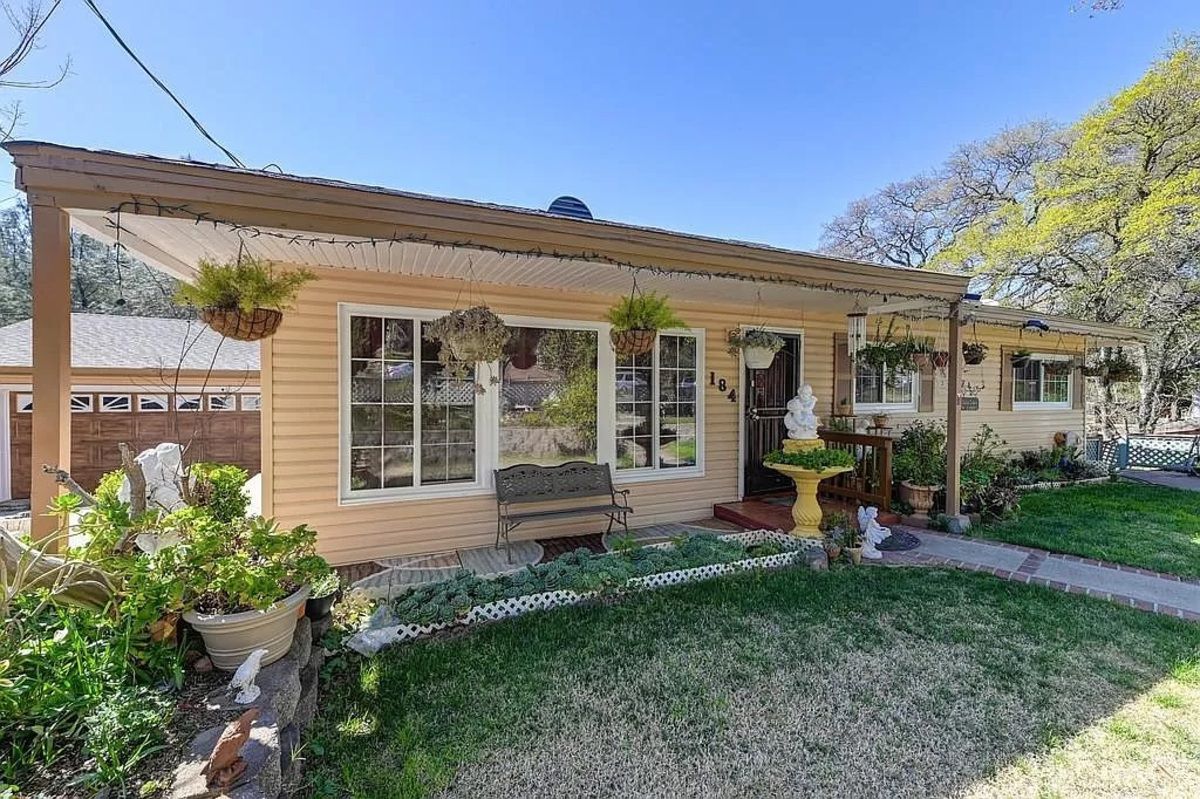 184 Cary Dr, Auburn, CA 95603