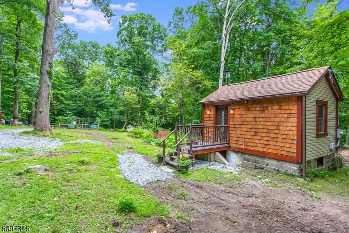 2 Budds Ln, Washington Twp., NJ 07865