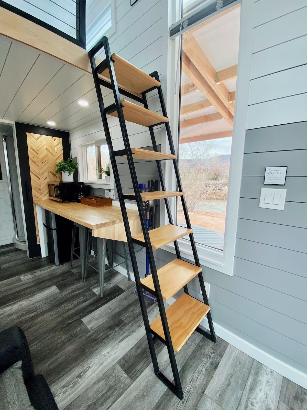 Zion-Adjacent Shipping Container: More