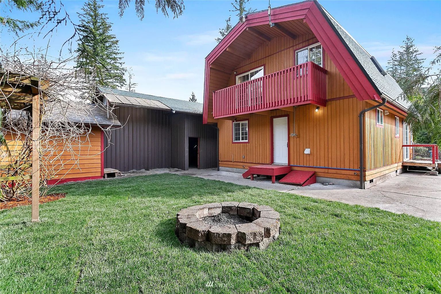 8401 Holly Lane, Maple Falls, WA 98266