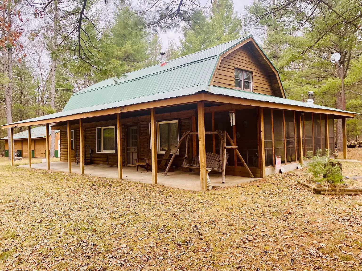 98 E 20th St, Baldwin, MI 49304