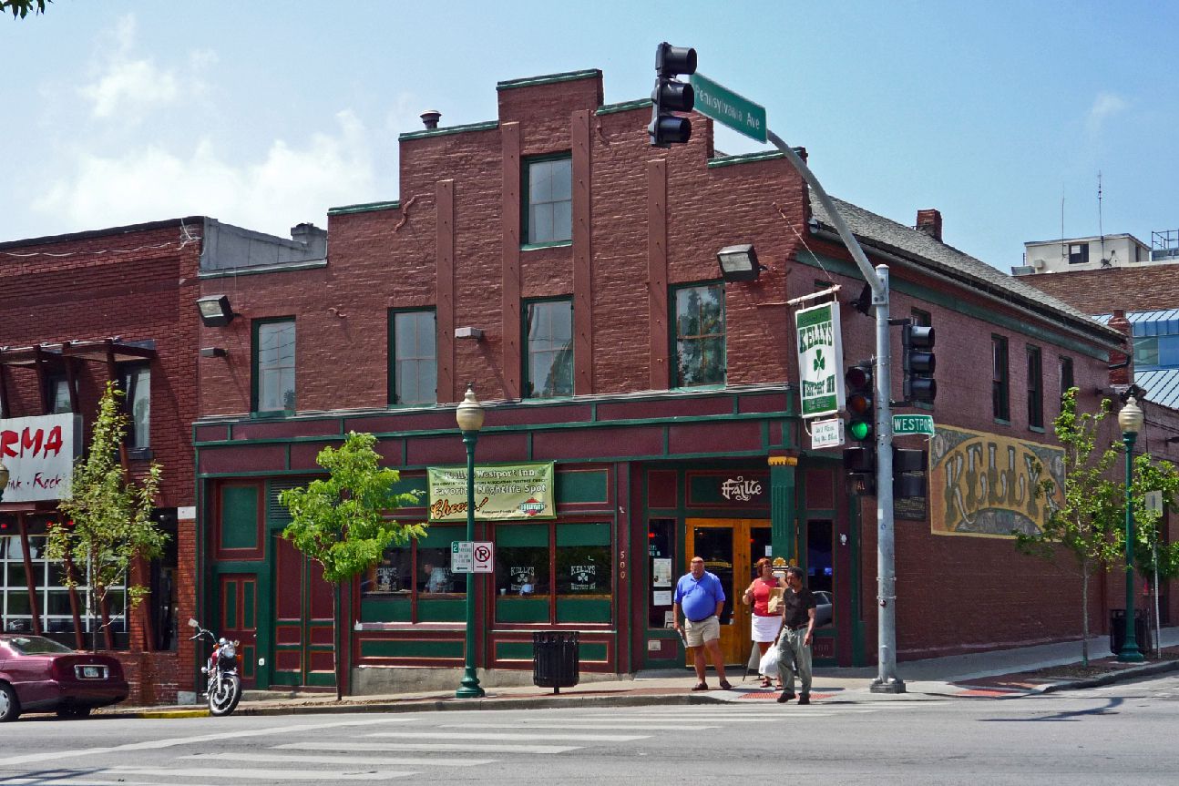 Kelly's Westport Inn