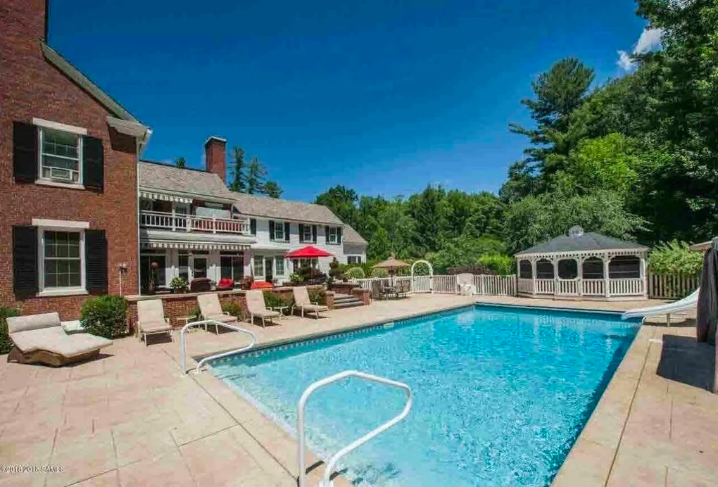 Luxury Mansion Retreat