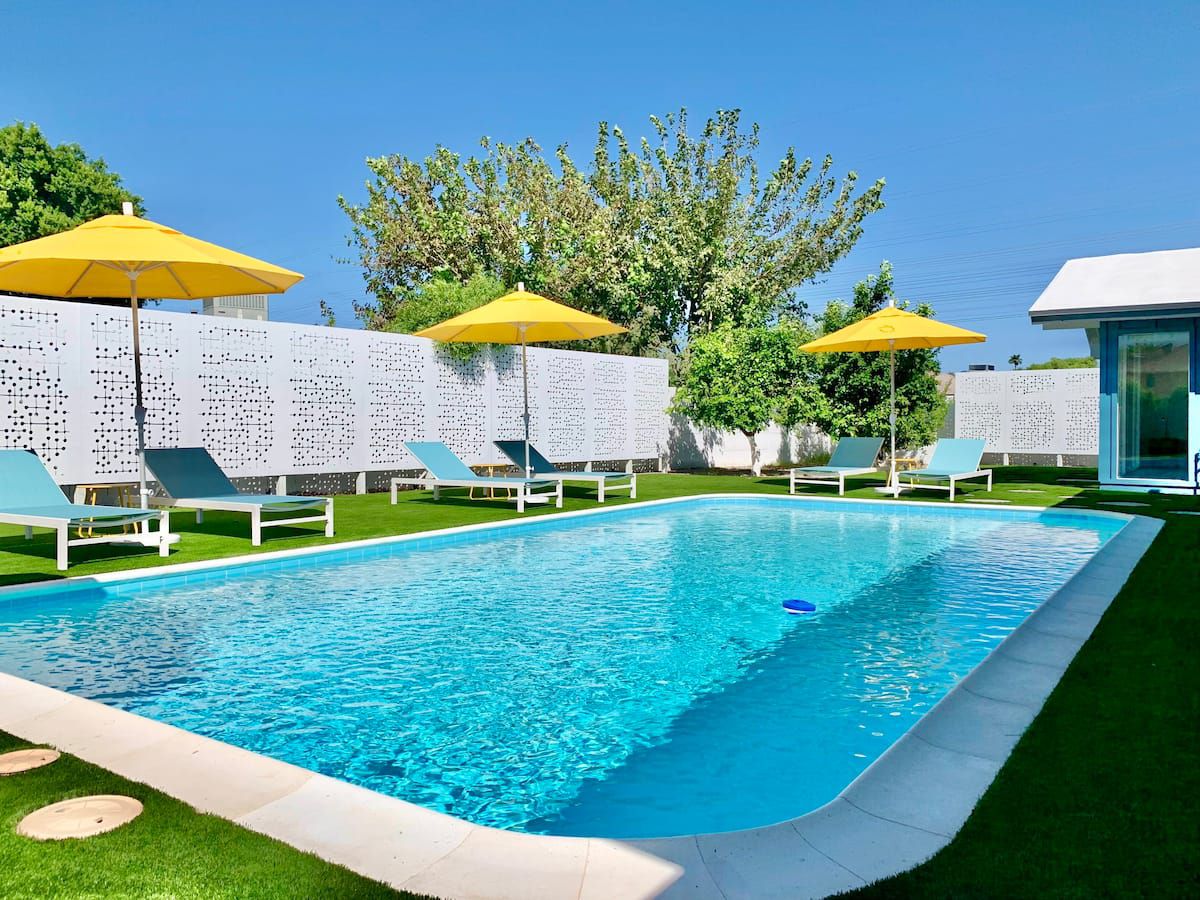 Palm Springs-Like Pool
