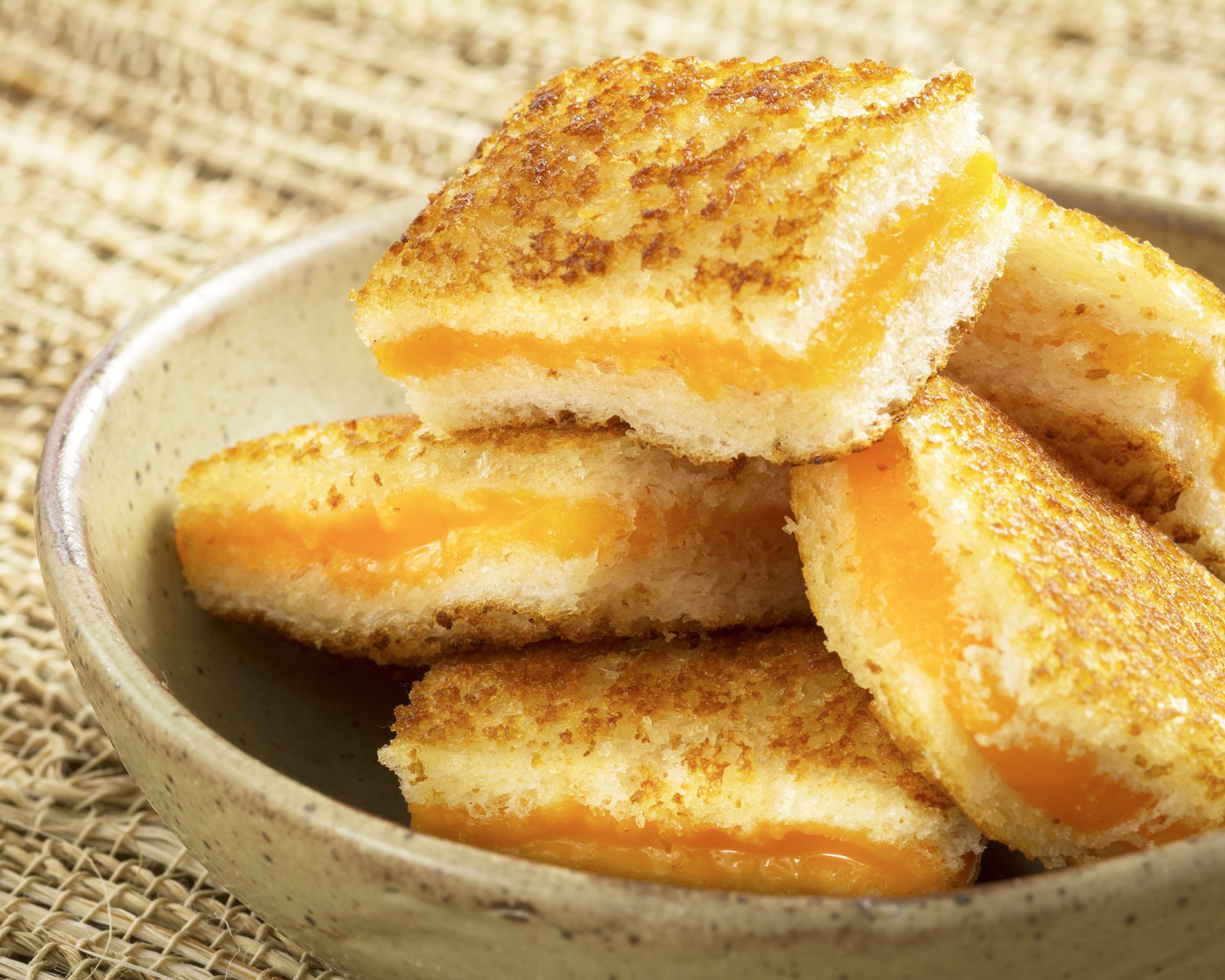 mini grilled cheese sandwich without crust