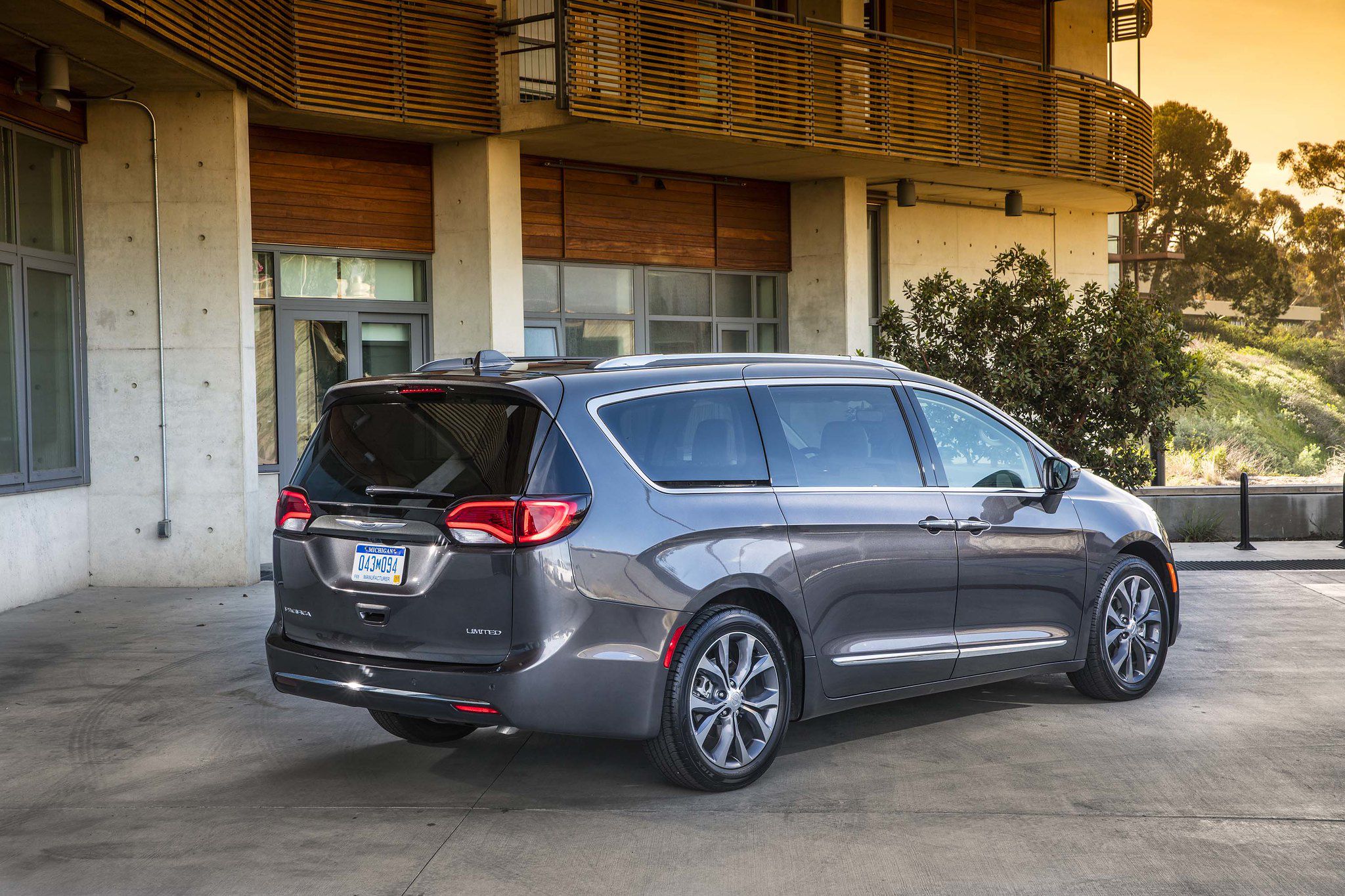 Chrysler Pacifica (2017-present)