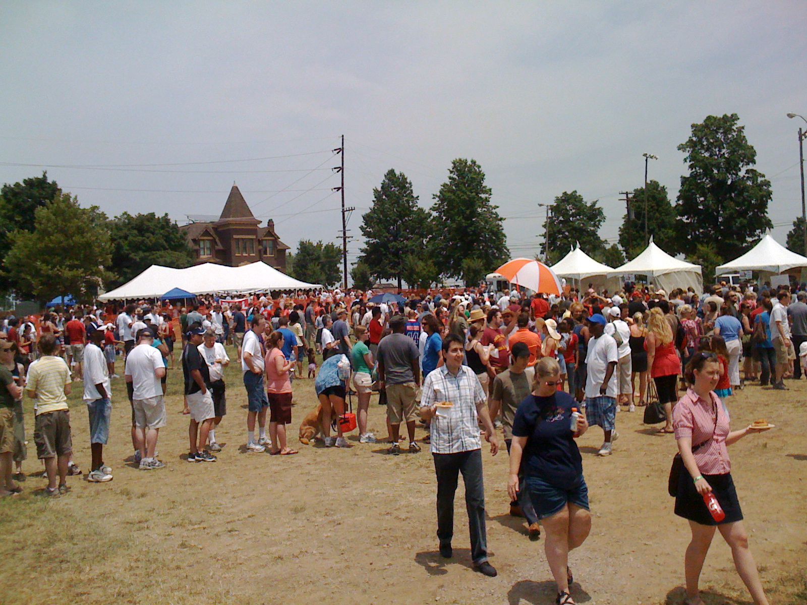 Tennessee: Music City Hot Chicken Festival