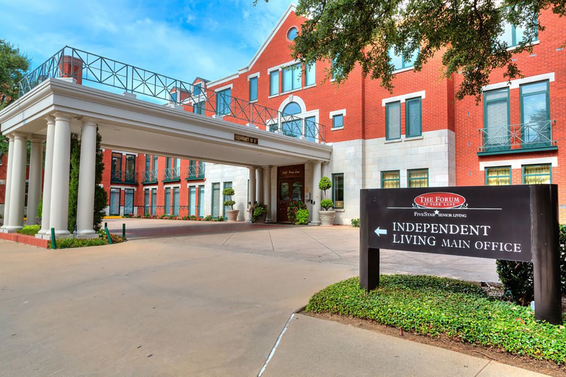Independent living main office sign of The Forum at Park Lane exterior