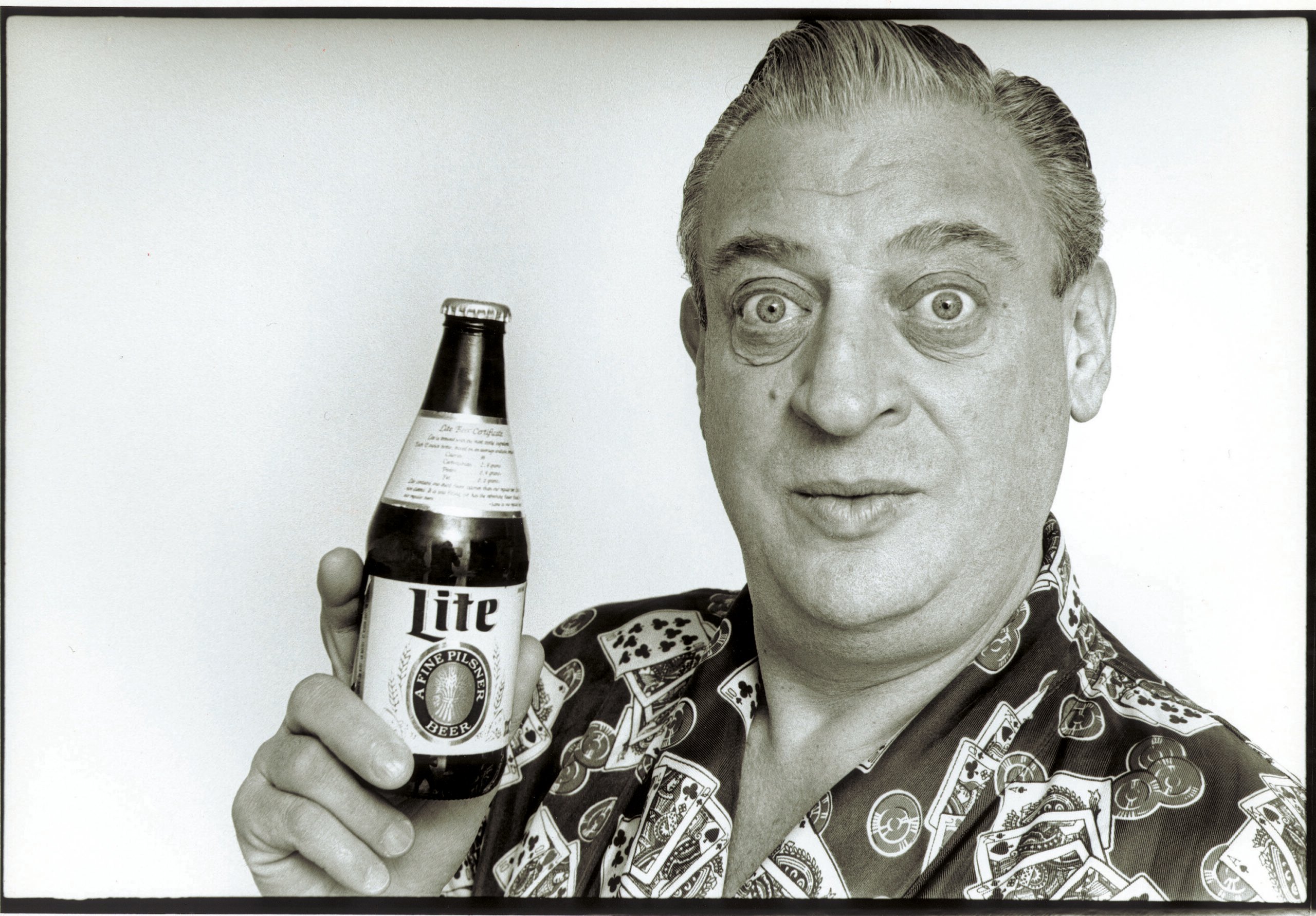 Rodney Dangerfield 1982 portrait session - with Miller Lite beer bottle