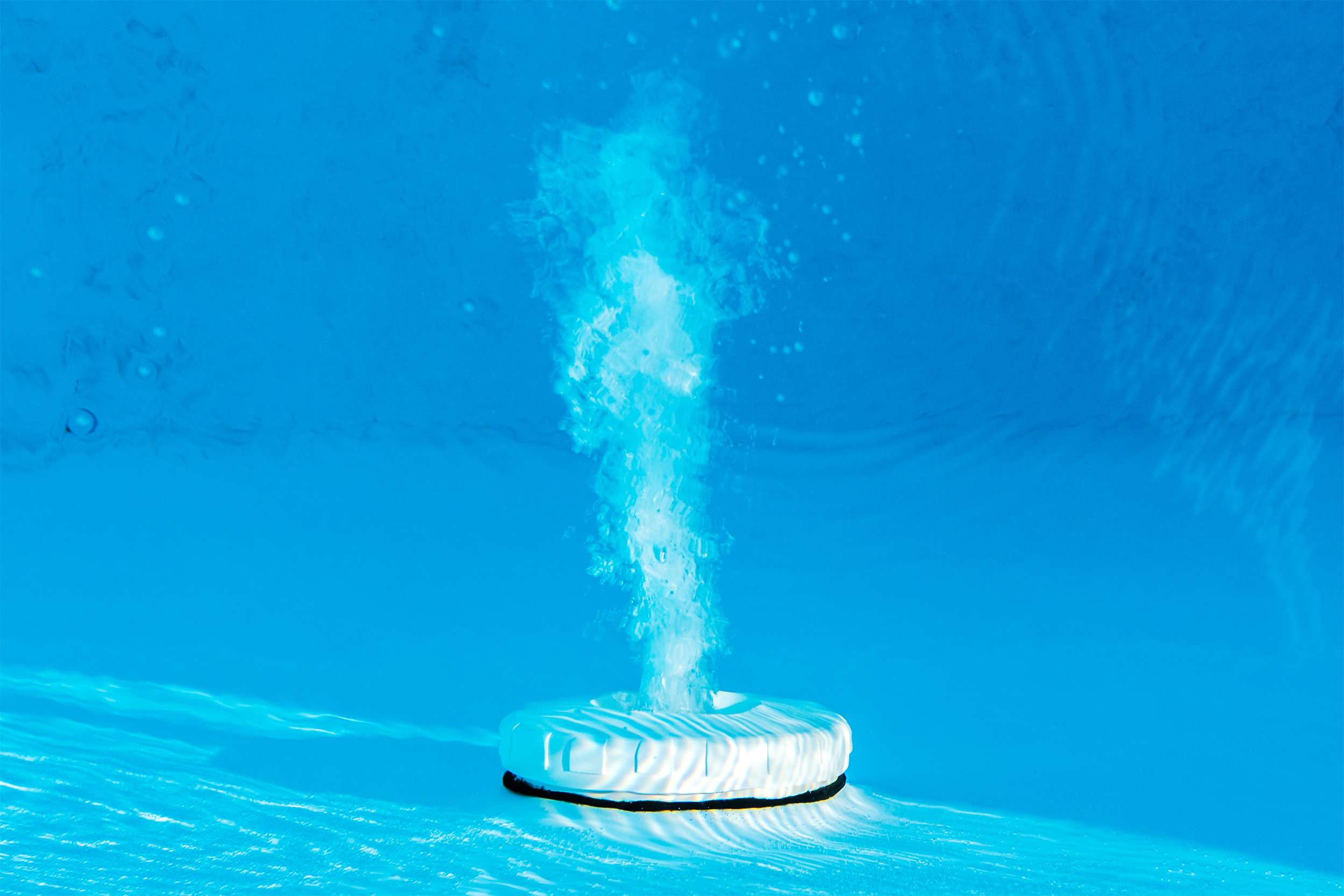pool filter pumping water