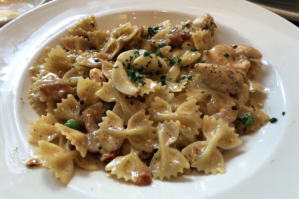 Gluten-Free Pasta With Chicken and Roasted Garlic from the Cheesecake Factory
