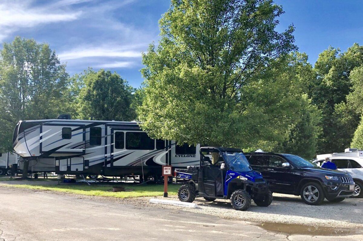 Cross Creek Camping Resort, Delaware, Ohio, RV park area