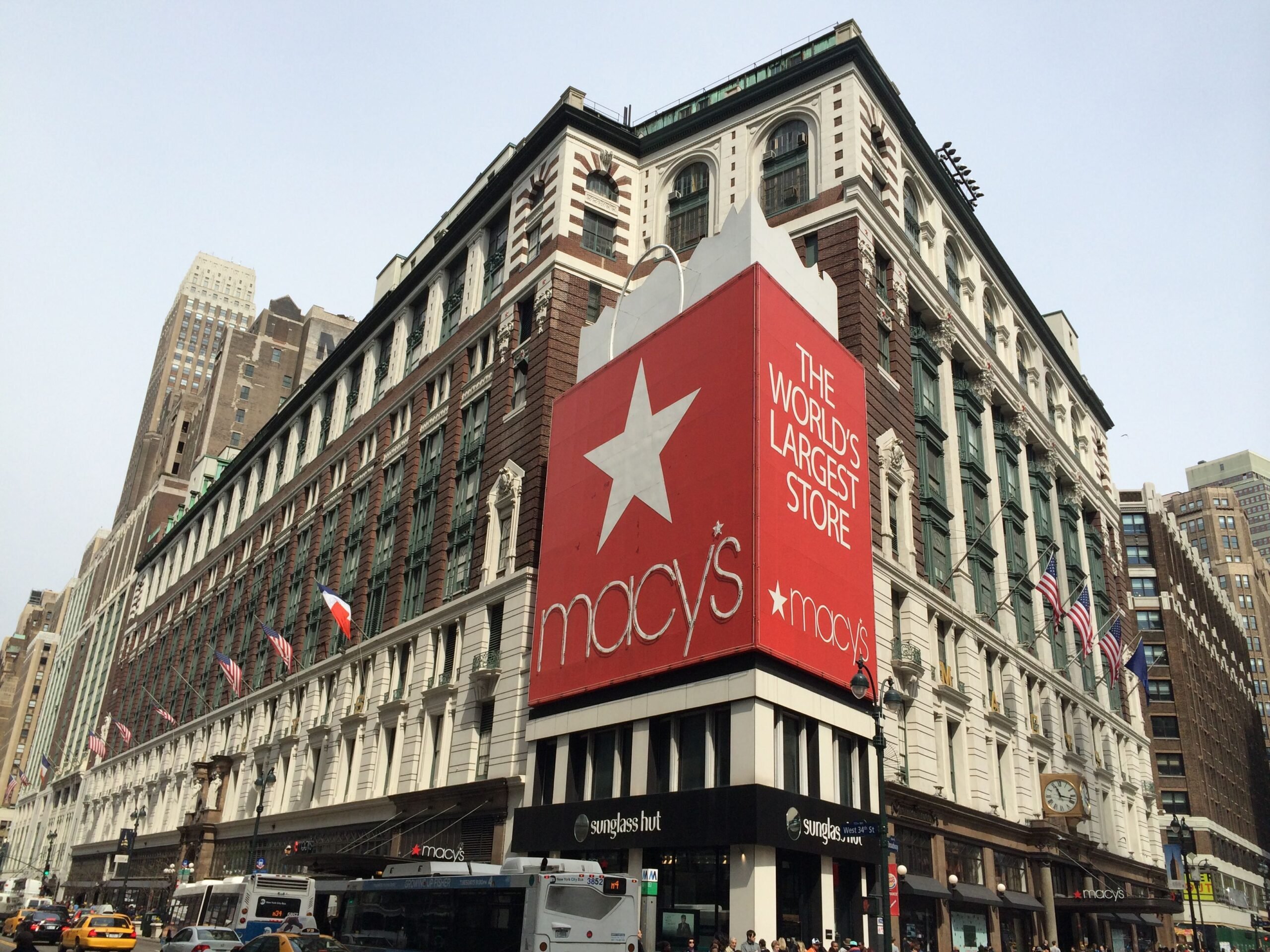 1858: Macy’s