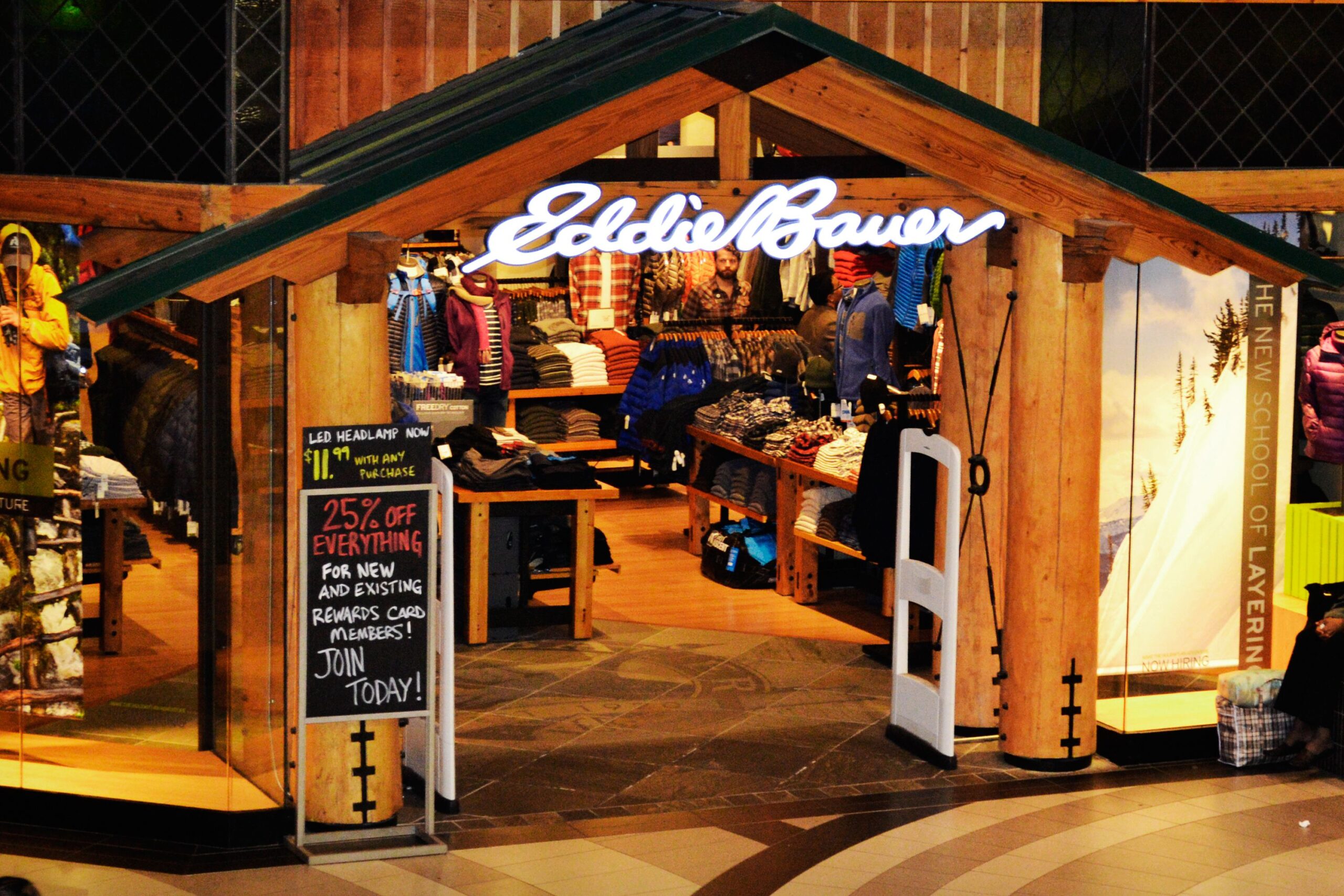 1920: Eddie Bauer