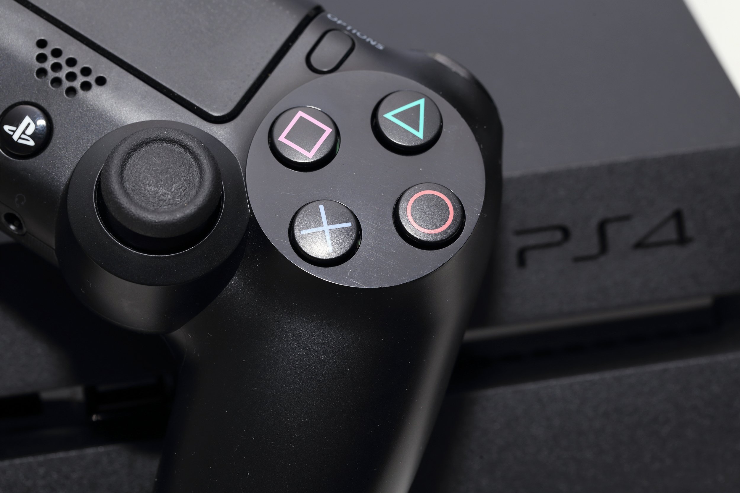 Sony PlayStation 4