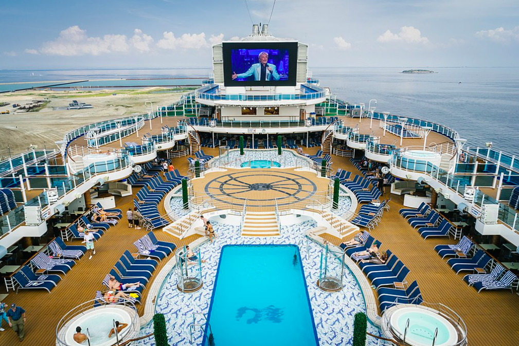 Royal Princess and view of the Lido deck
