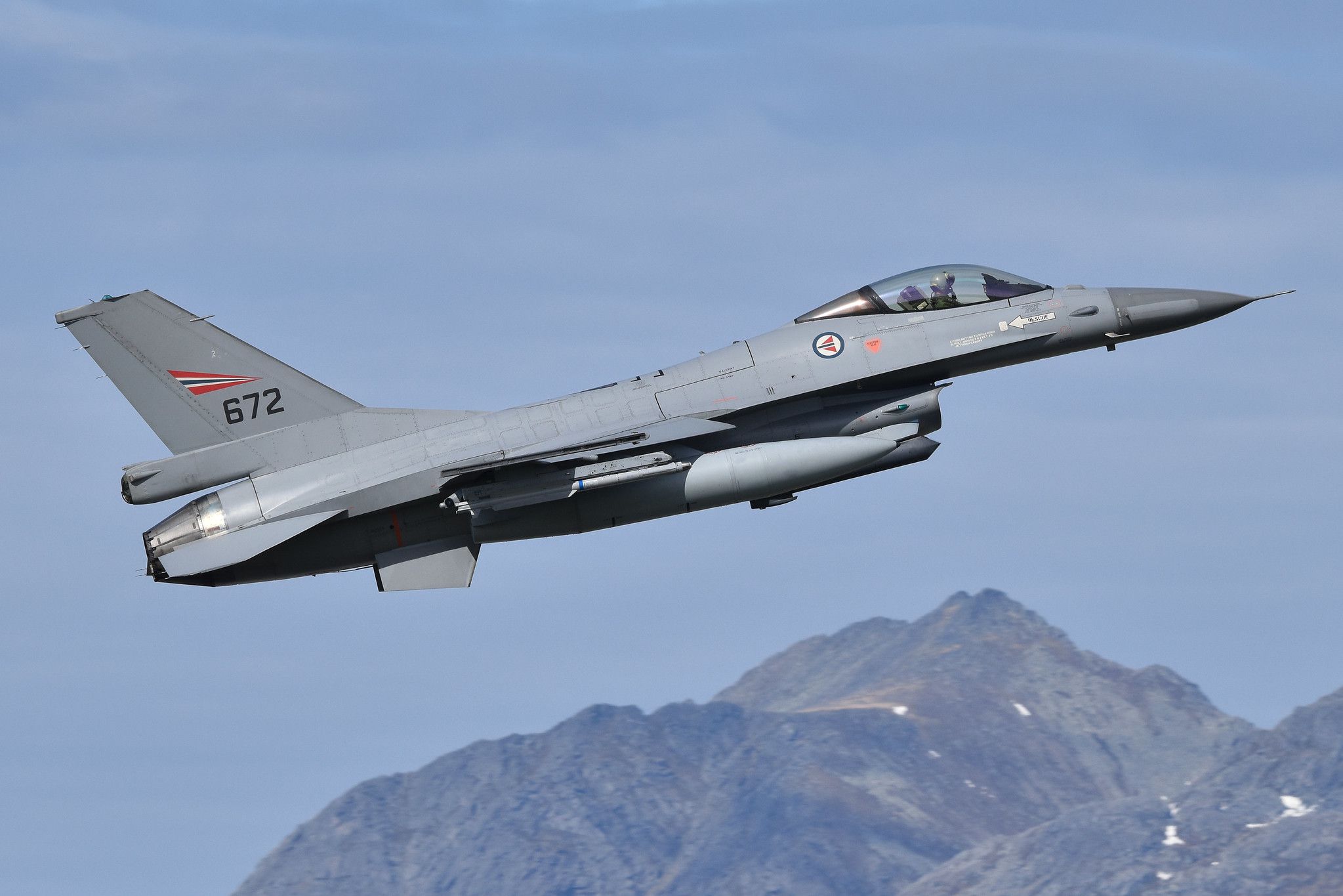 General Dynamics F-16AM ‘672’