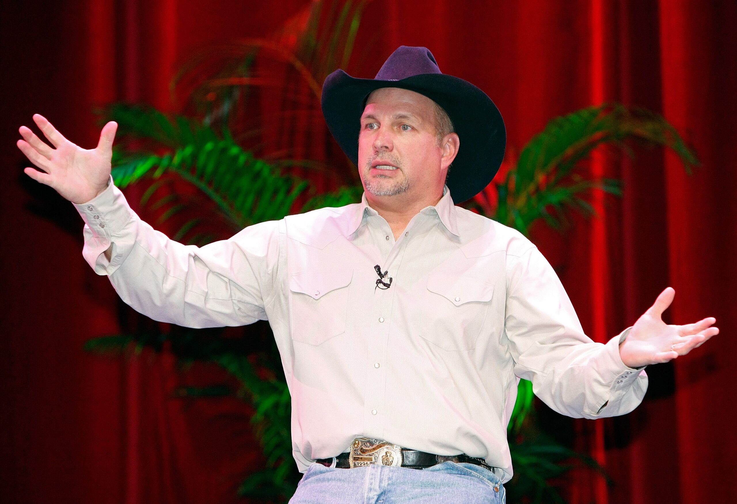 Garth Brooks and Sandy Mahl | $125 Million