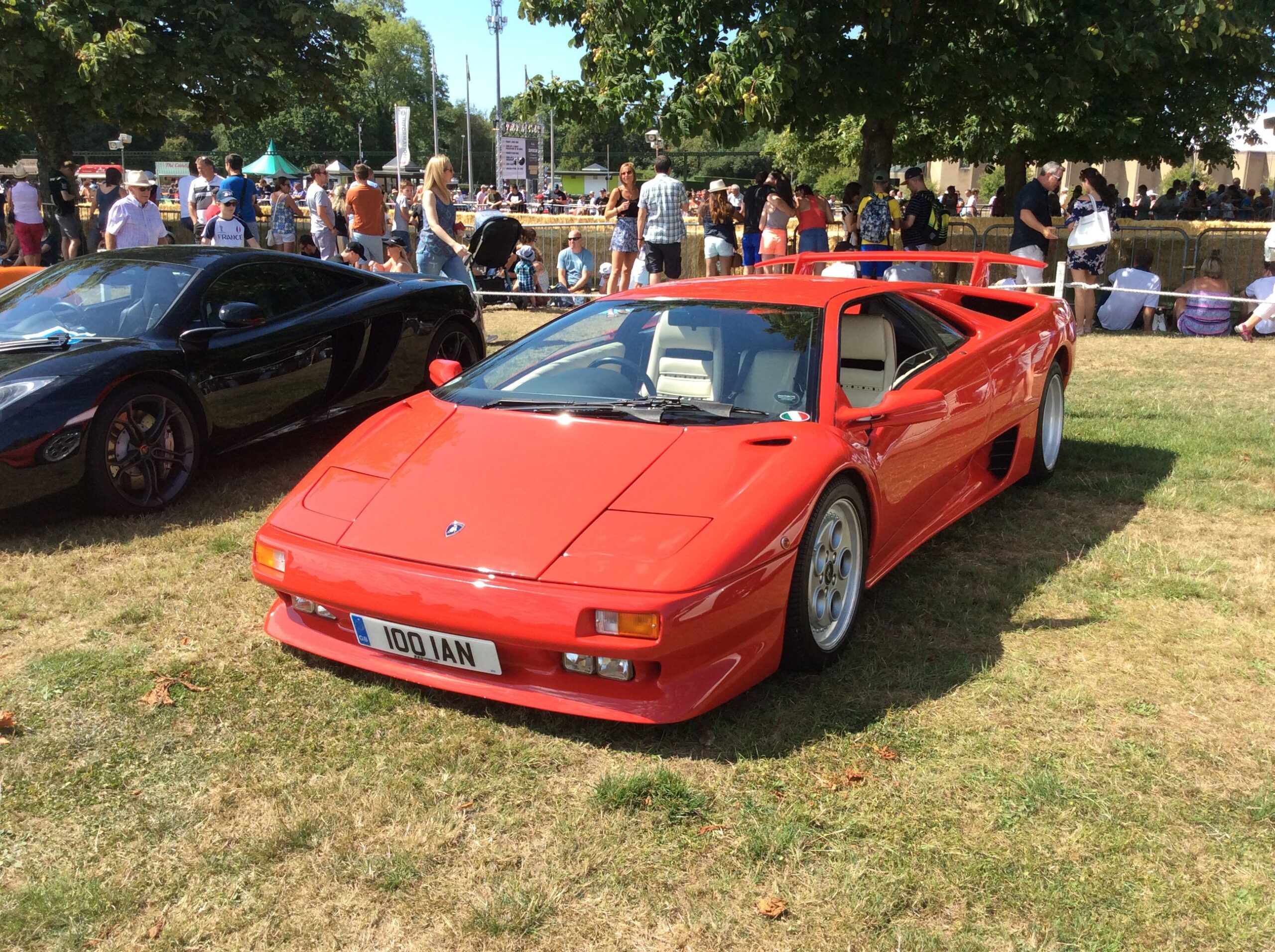 Red 1993 Lamborghini Diablo