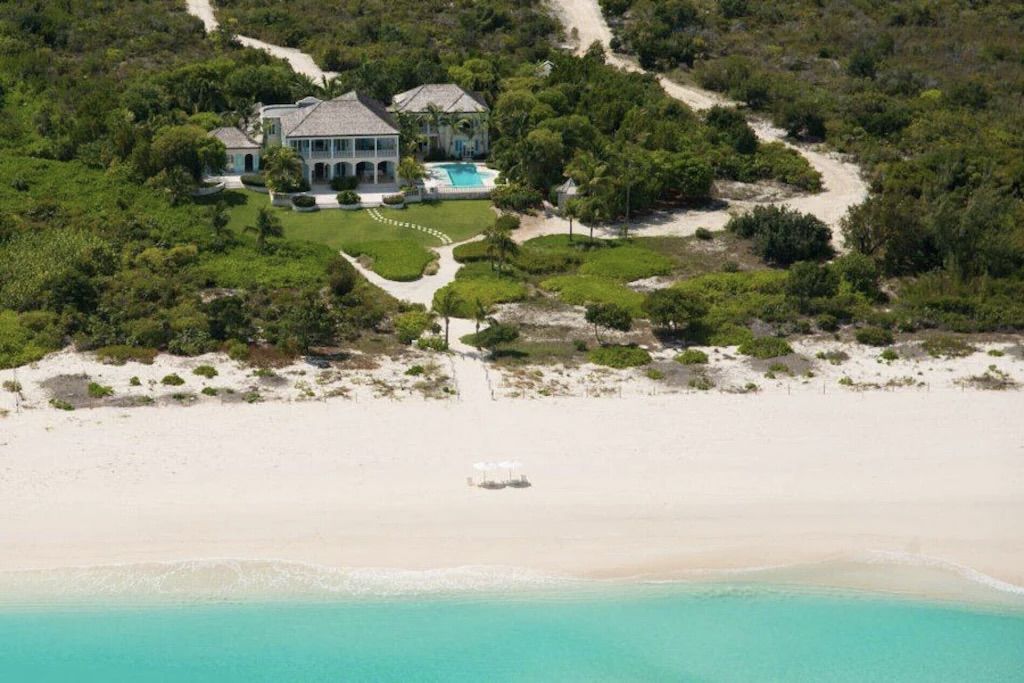 Luxury Beachfront Villa on Grace Bay Beach
