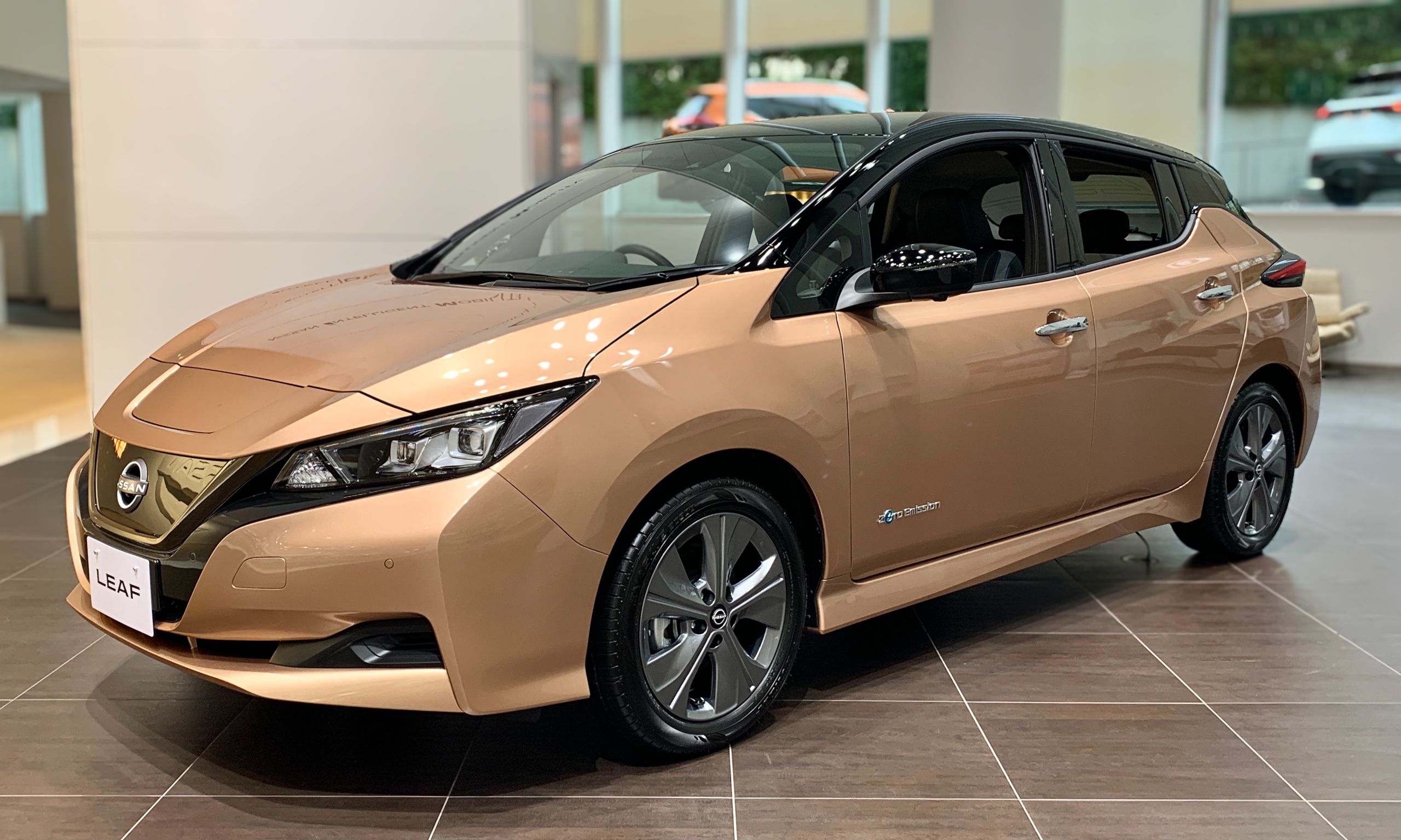 Nissan Leaf (XE1) Urban Chrome 2021 in Nissan Global Gallery HQ.