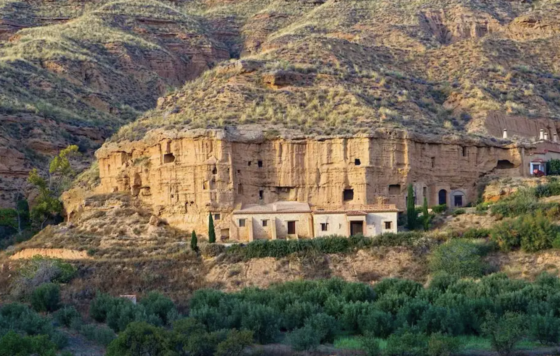 Habitat Almagruz Troglodyte cave house built into moutainside