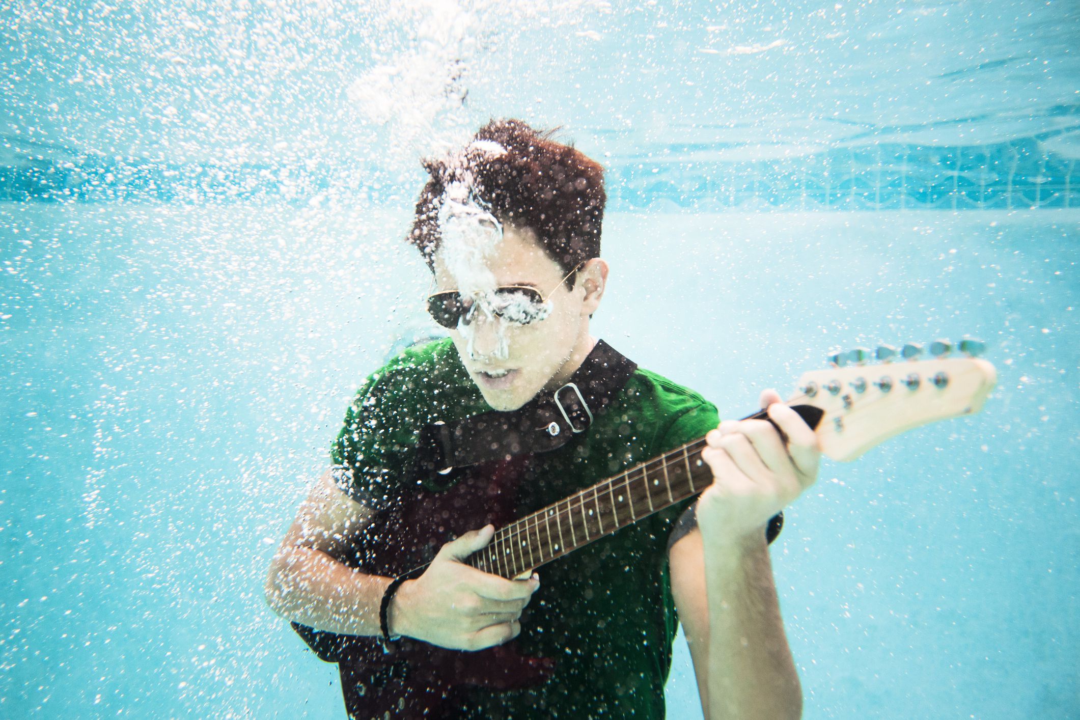 Underwater rock and roll