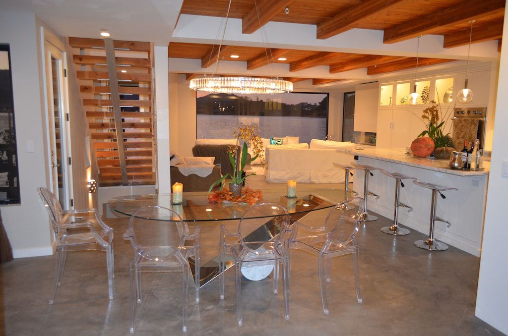 Vicino al Mare Floating Home: More