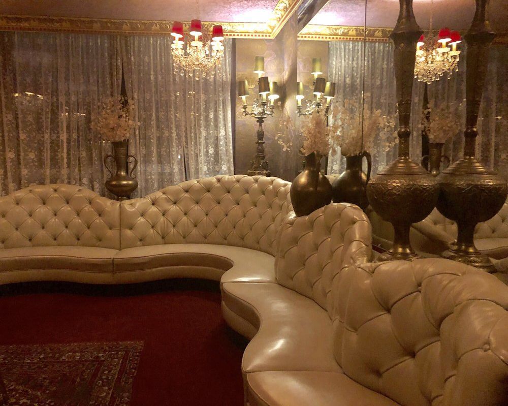 hobnob restaurant interior