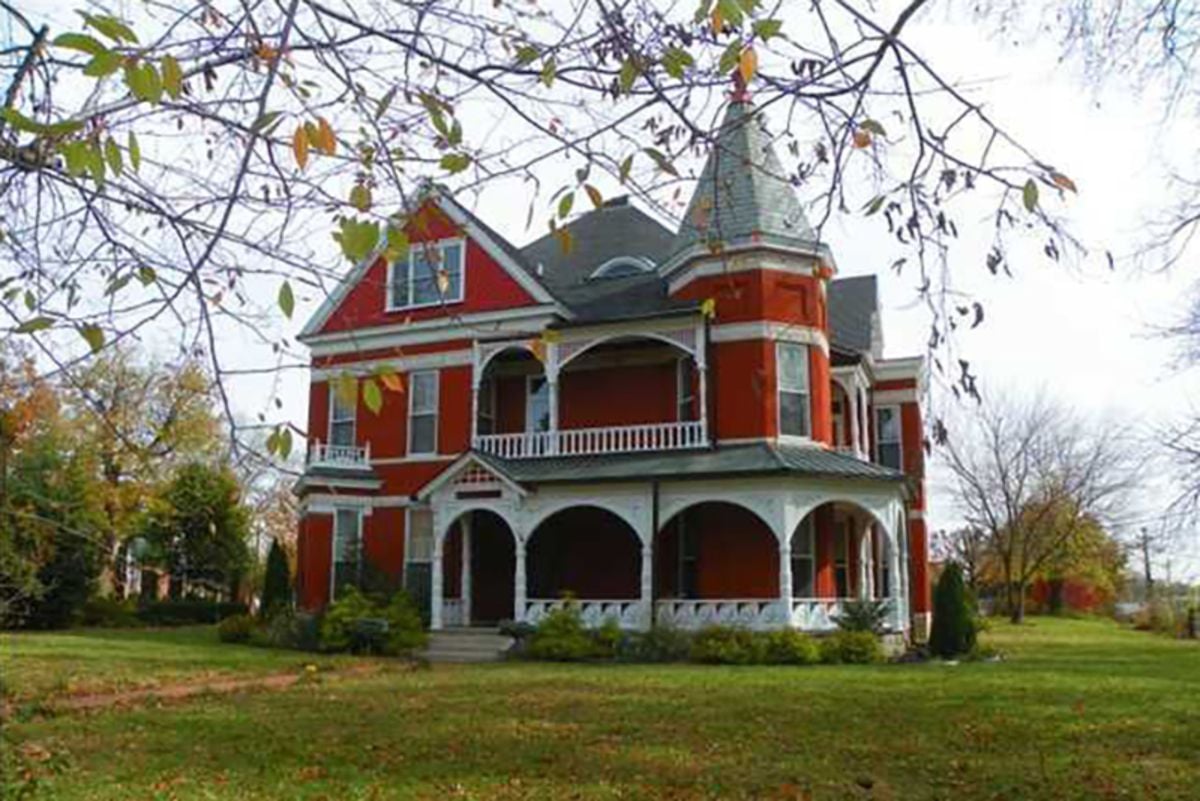A League of Their Own House, 612 N Main St, Henderson, KY 42420
