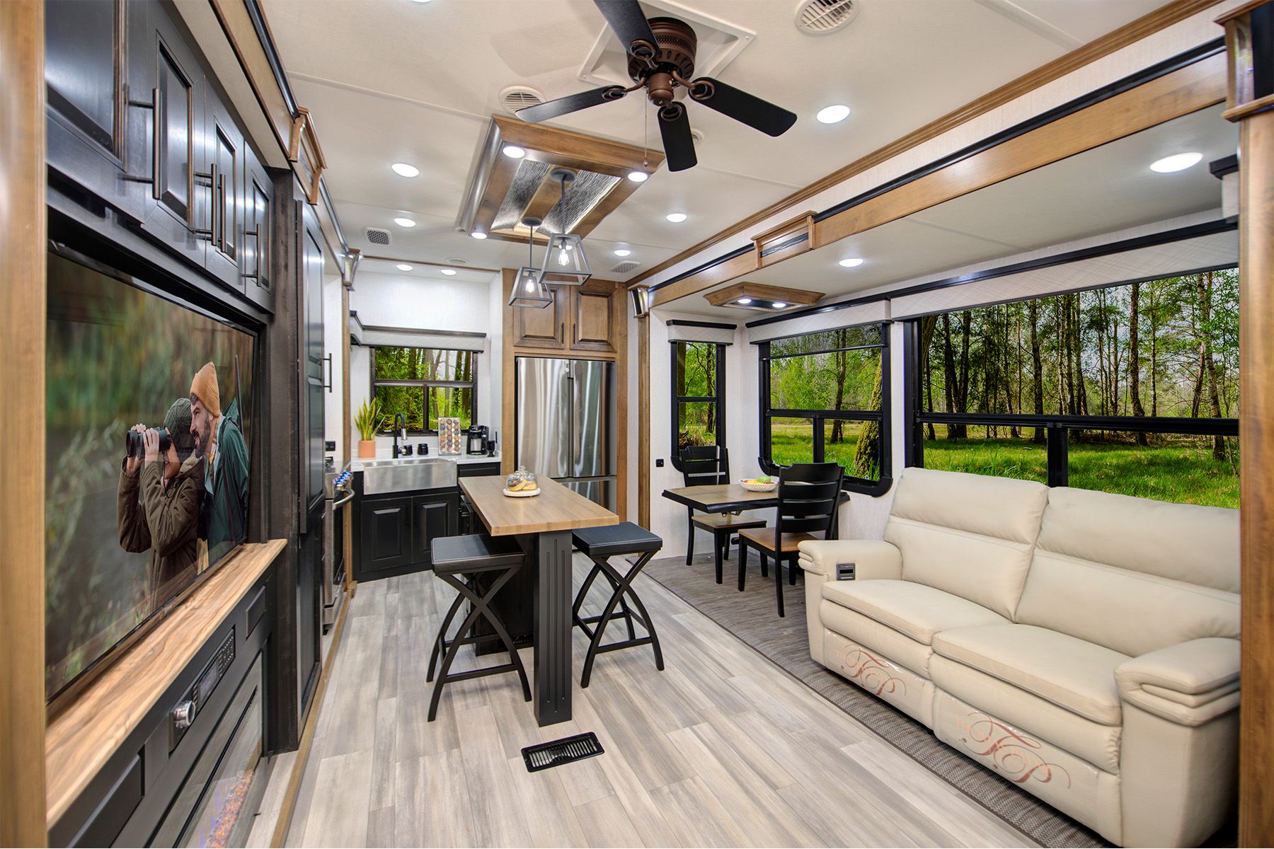 2021 Heartland RV Bighorn 3120RK