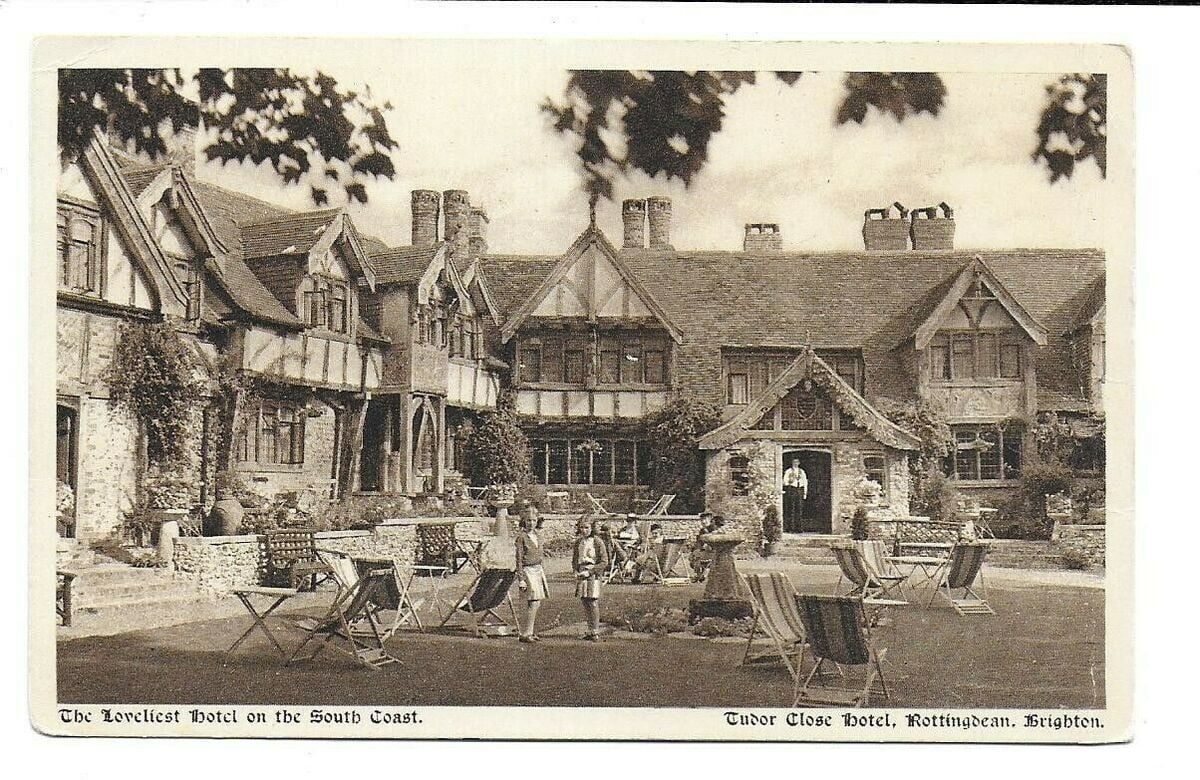 Clue, Tudor Close Hotel, 110 St Georges Rd, Brighton, England, U.K.