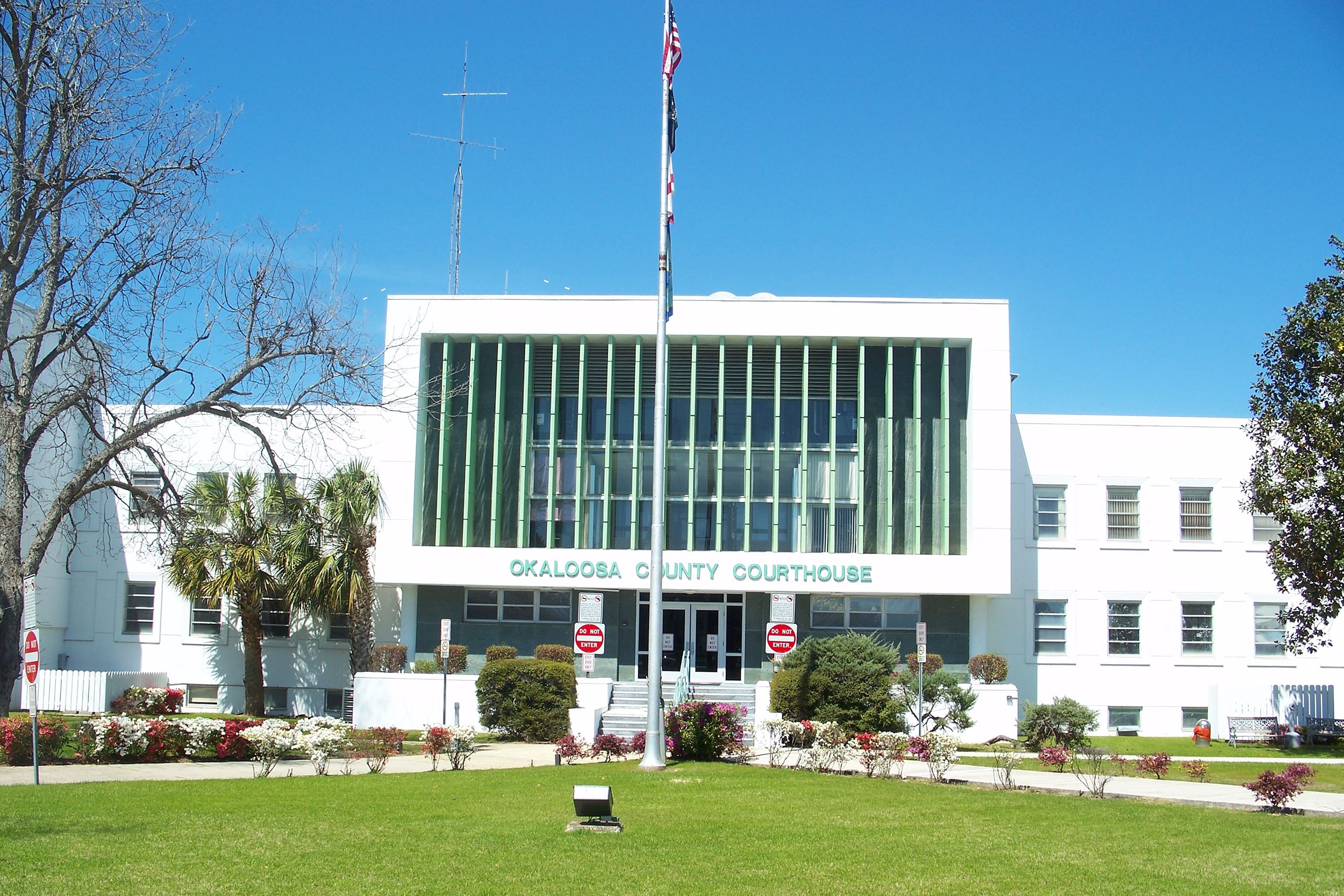 Okalooza County Courthouse in Crestview, FL