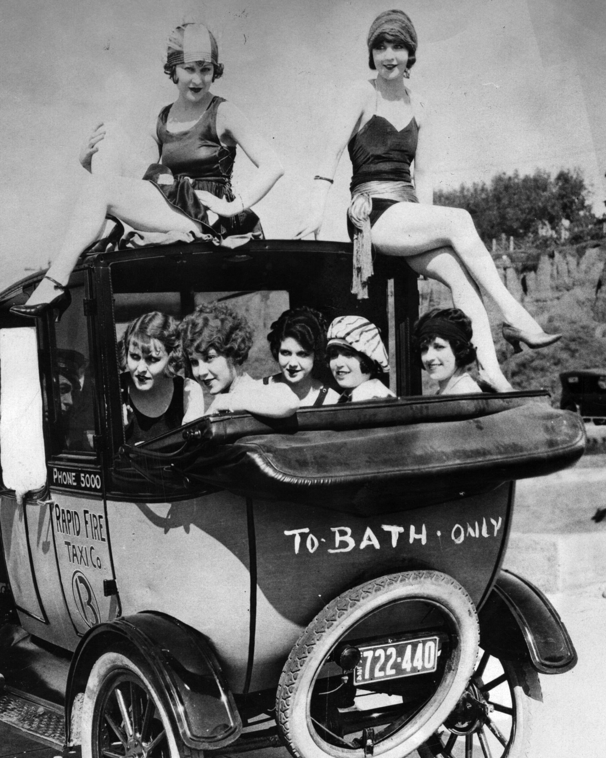 women hitchhiking in california