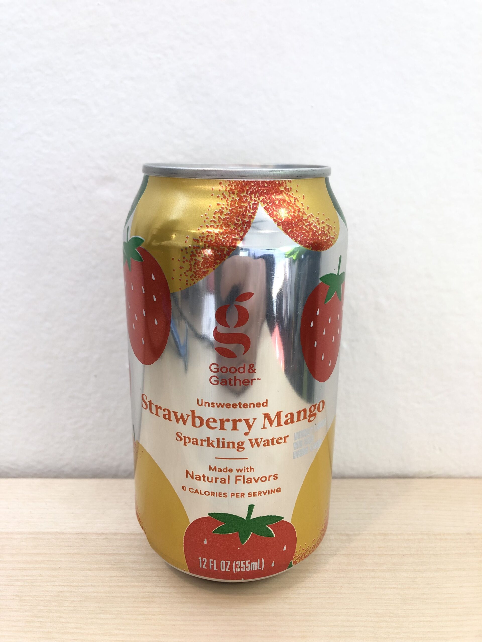 Can of strawberry mango Good & Gather sparkling water