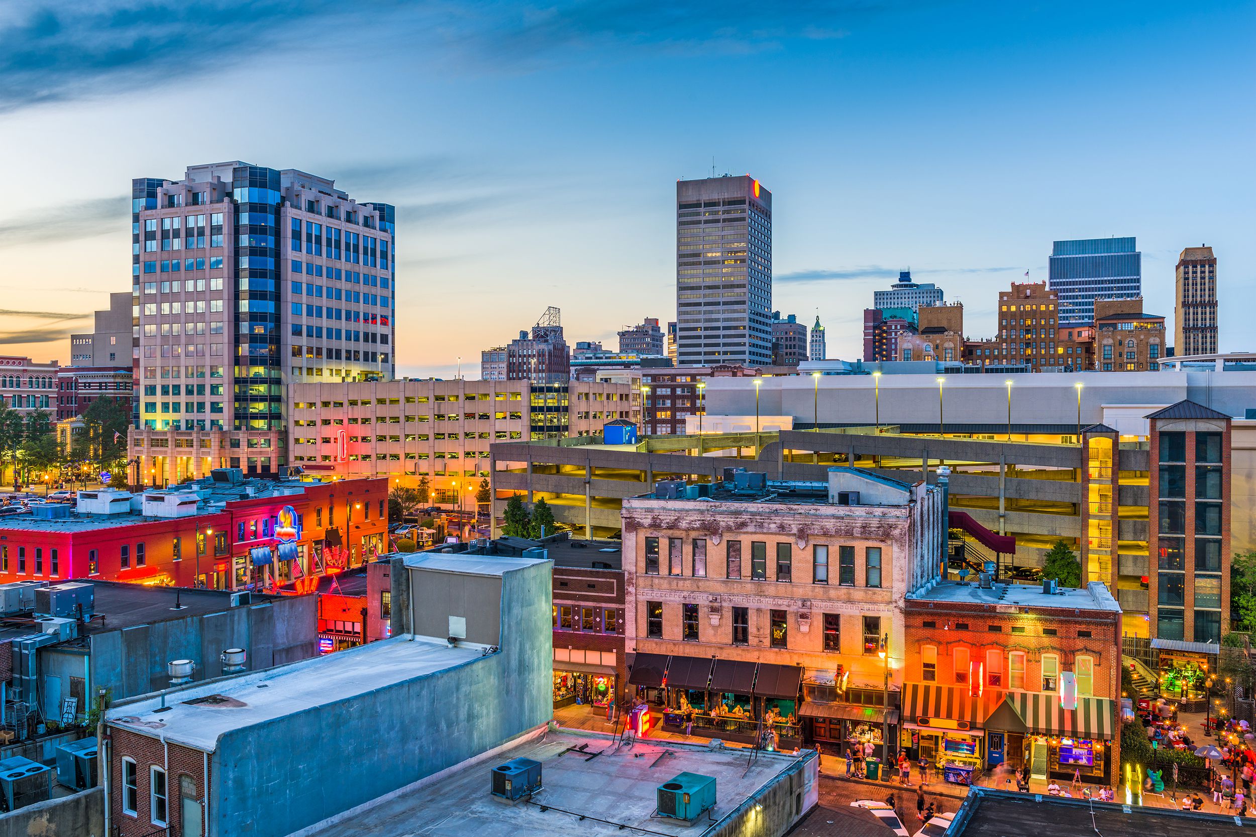 Memphis, Tennessee skyline horizon at dusk