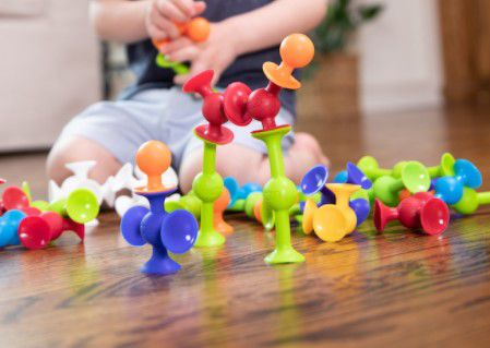 Squigz