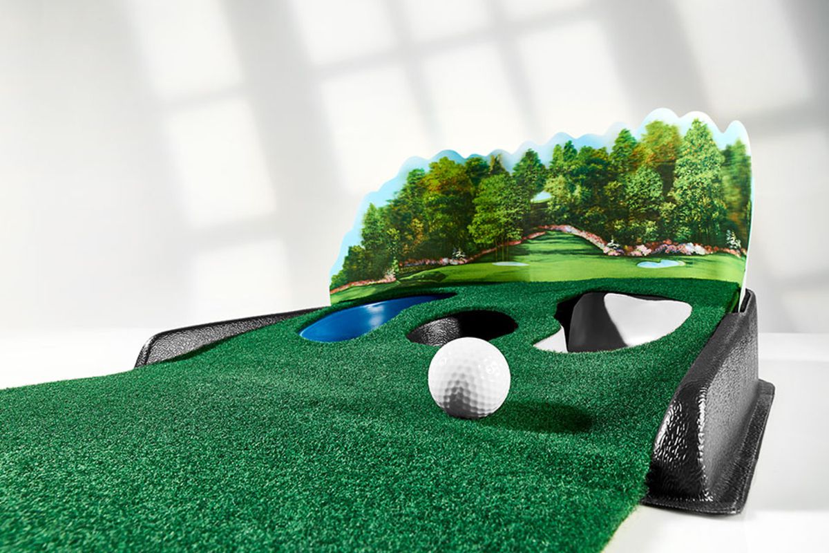 Sharper Image Cordless Electronic Return Putting Mat