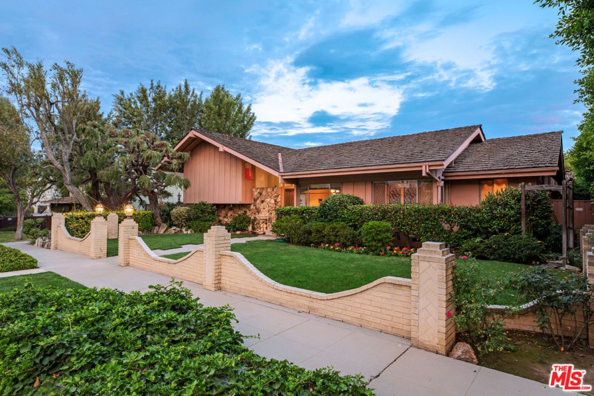 The Brady Bunch House, 11222 Dilling St, Studio City, CA 91602