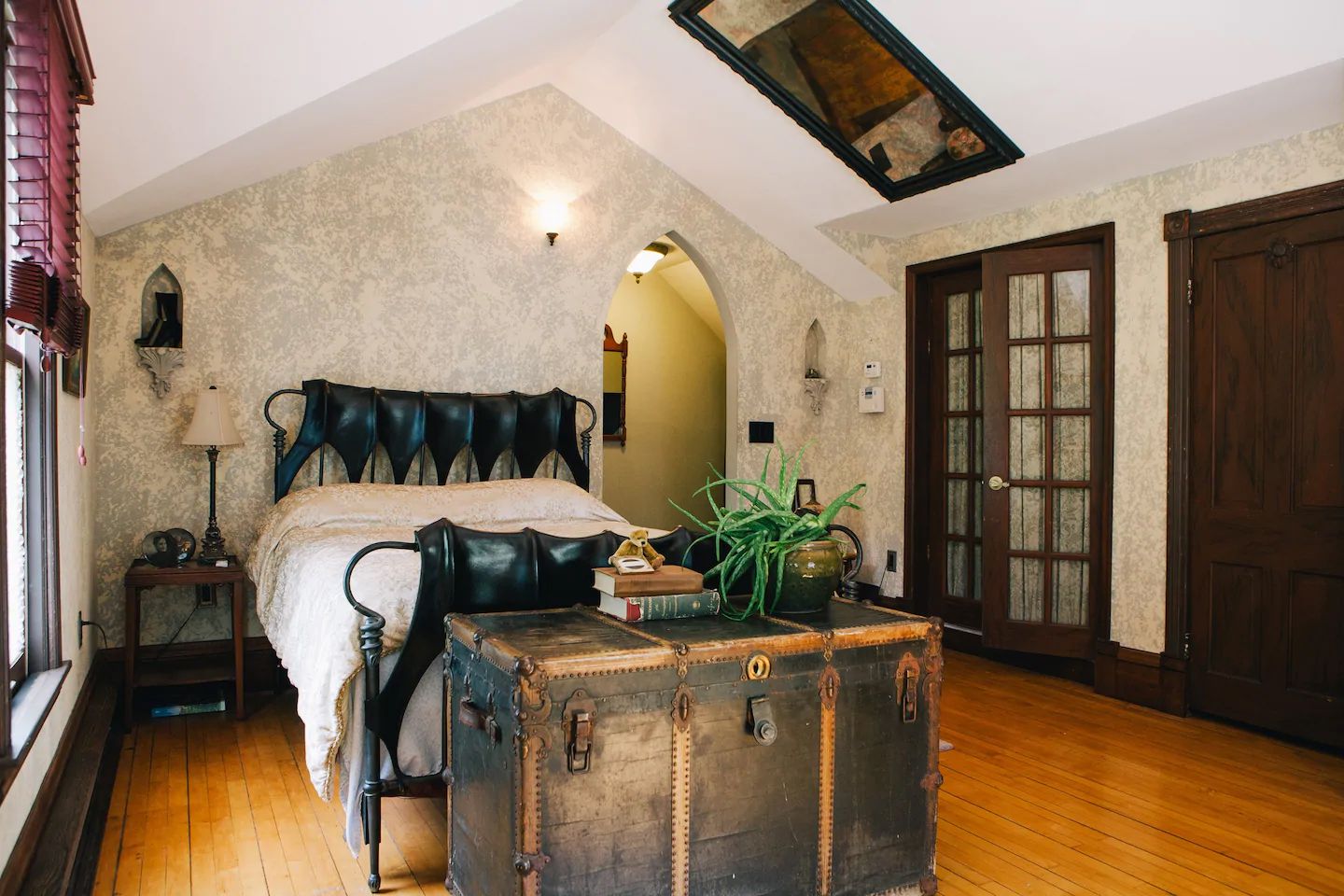 The Manor Master Chamber