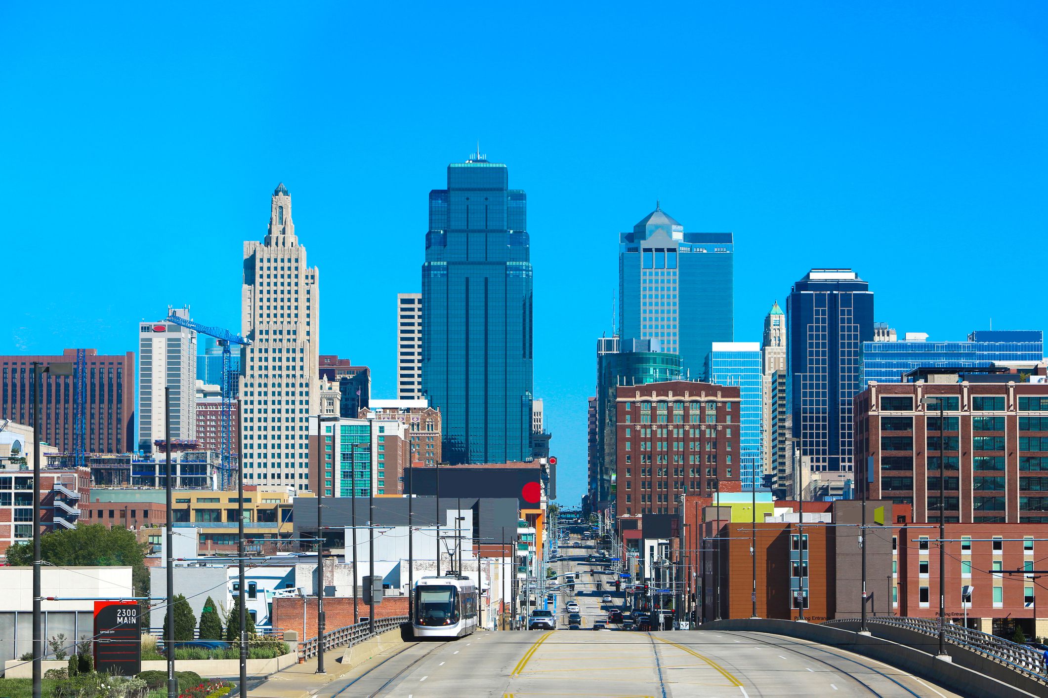 Aerial view of KC Streetcar in street