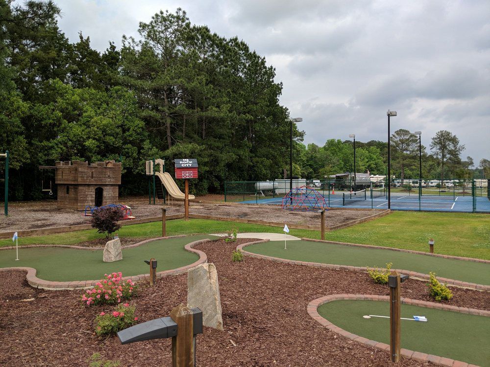Raleigh Oaks RV Resort & Cottages, North Carolina