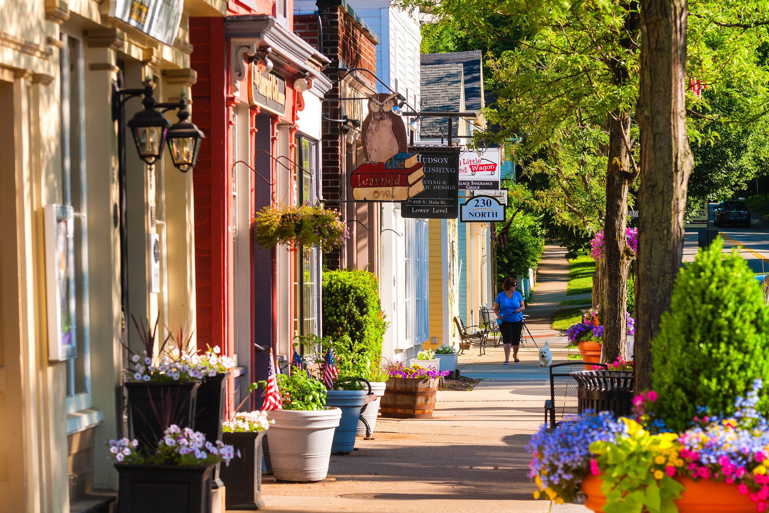 Quaint shops on a street in Hudson, OH