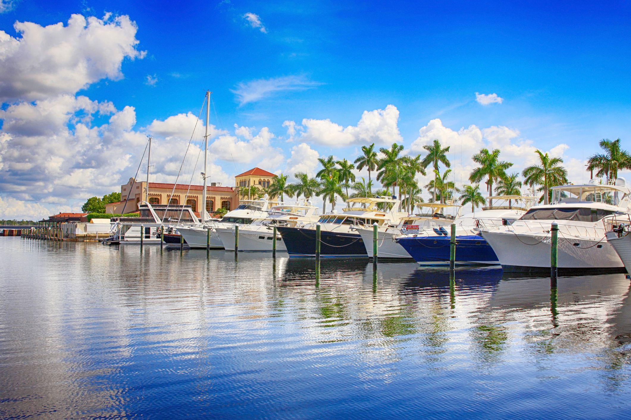 Boats in the marina on the manatee river at Bradenton, Florida on a sunny day