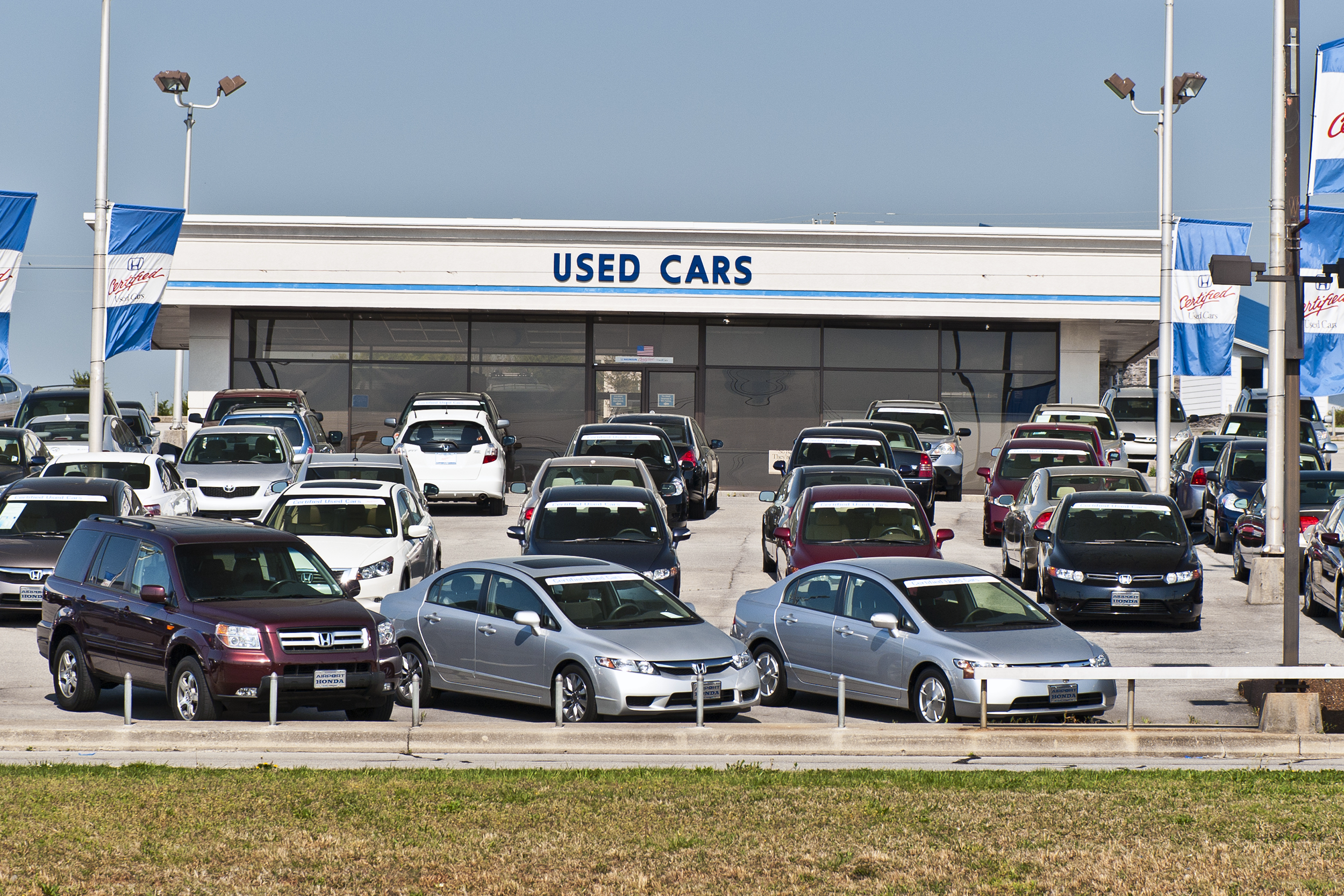 Honda used car lot