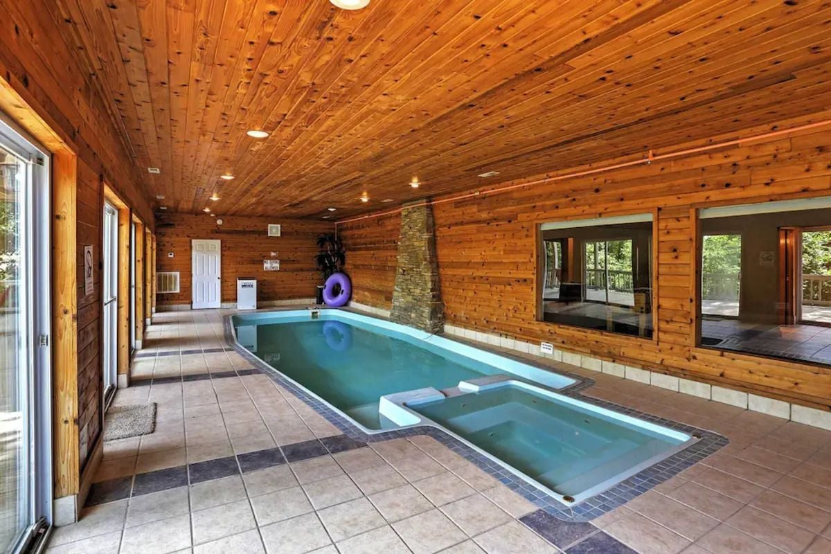 Grand Home with Indoor Pool & Basketball Court Plus View, Table Rock Lake, Branson, Missouri